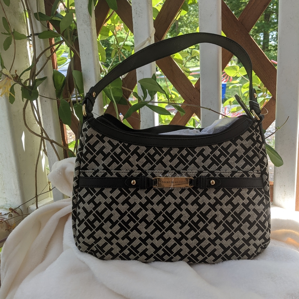 Brand New Tommy Hilfiger purse